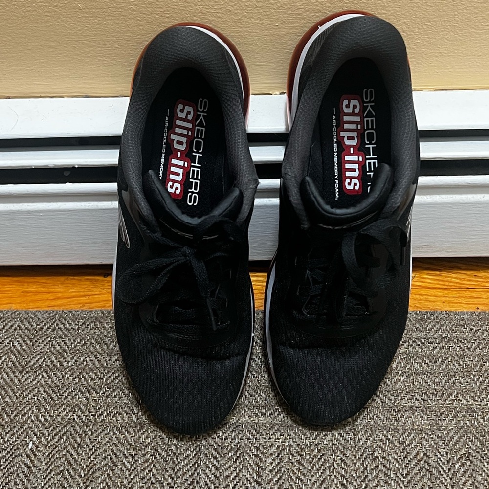 Skechers Black Sneakers with Cushioned Sole